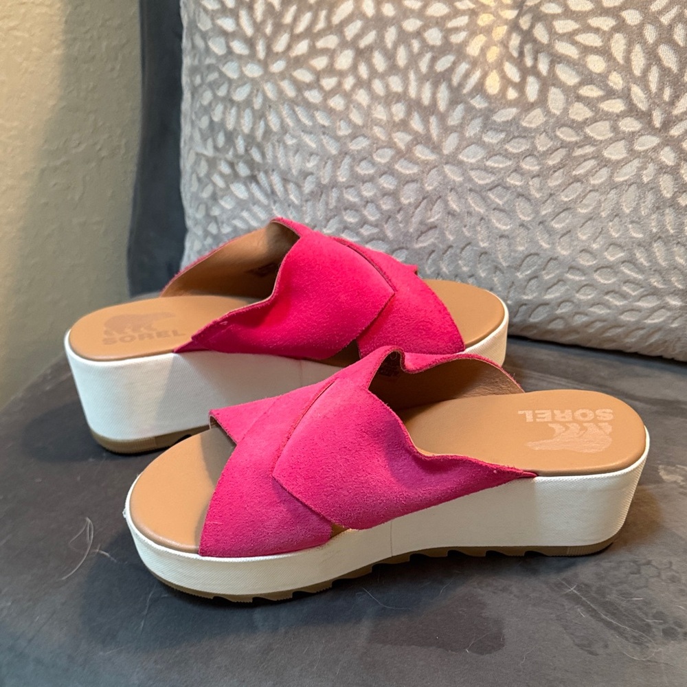 Sorel Women's Fuchsia Platform Slides